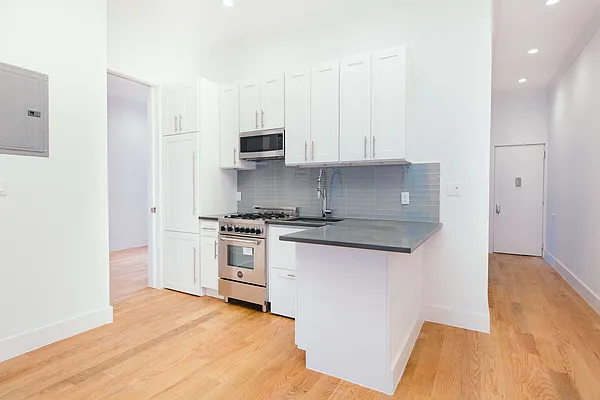 Rented by Nooklyn NYC LLC | media 82