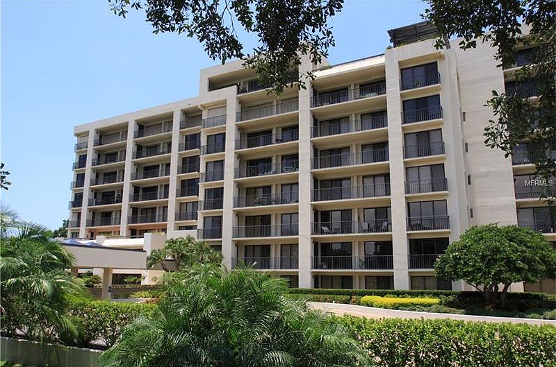 1st image of 4 Belleview Blvd APT 303