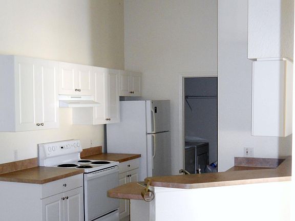 3rd image of 5908 Brickleberry Ln Unit 202