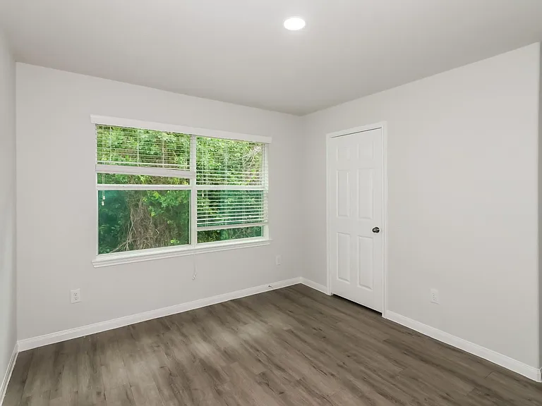5802 Santa Bernadetta — Photo 13