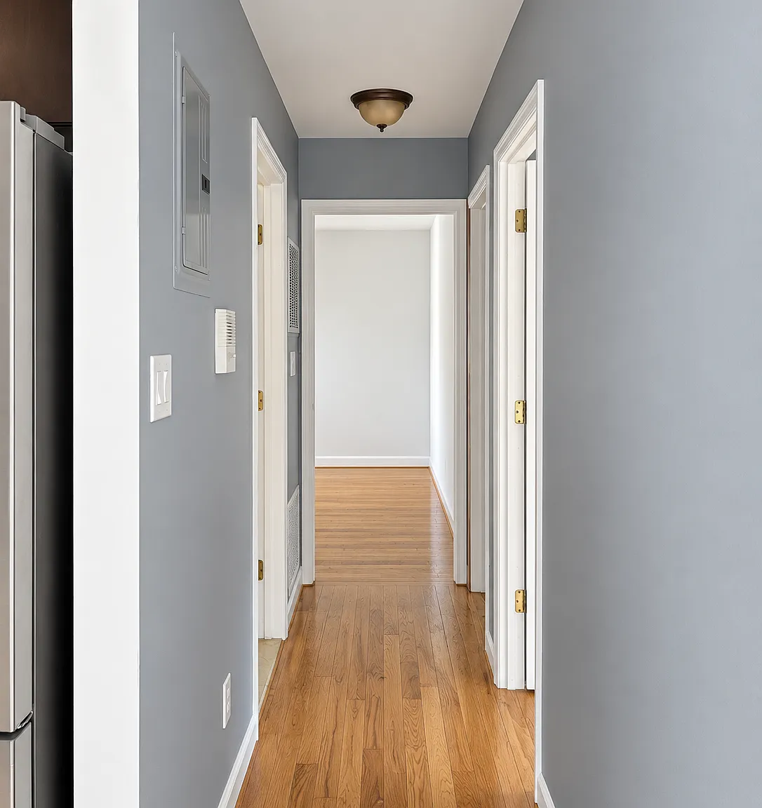 3 bed, 920 sqft, $3,200 — Photo 1