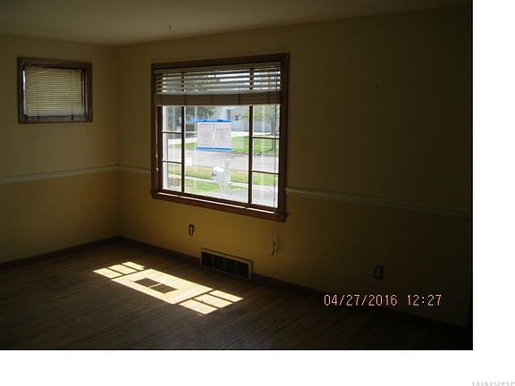 4th image of 964 Pioneer Dr