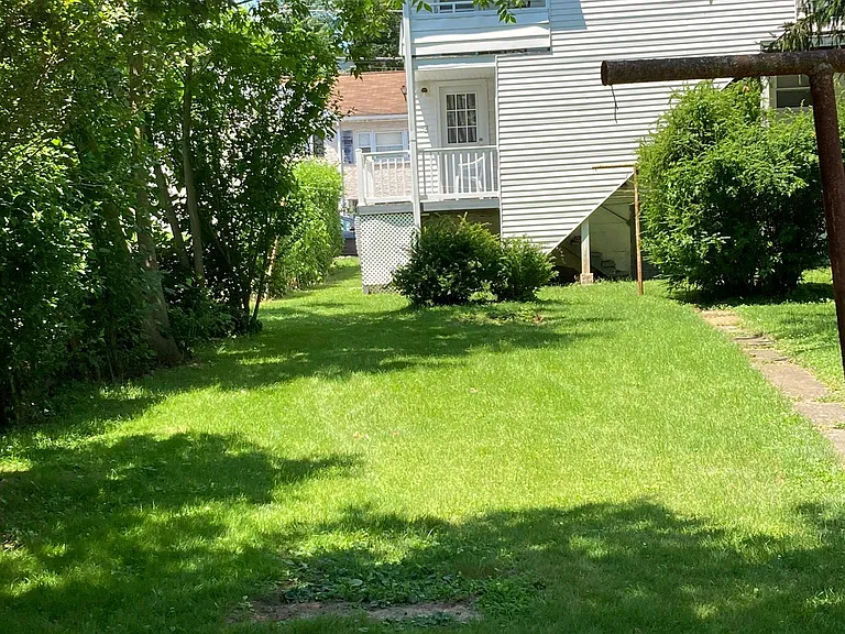 405 E 4th St — Photo 9