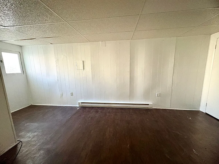 534 W Market Street — Photo 10