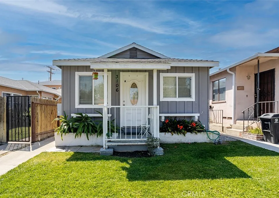 3106 W Victory Blvd #B