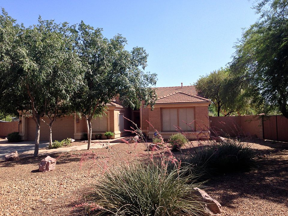 Gorgeus, Very Clean, Gilbert Home on Half Acre Cul De Sac Lo