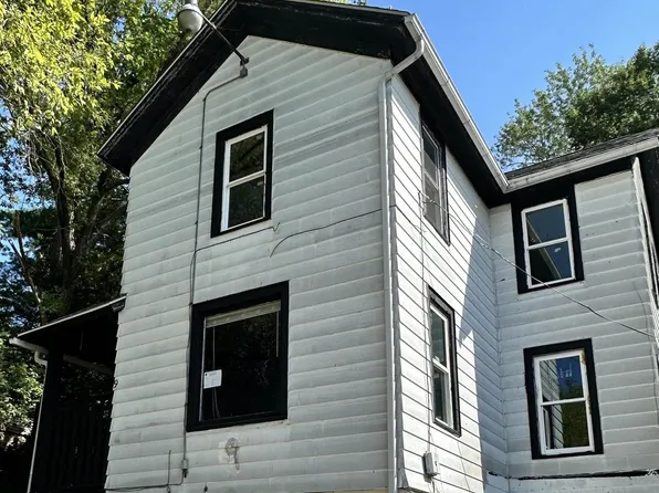 9 Elliott Street, Janesville, WI 53546
