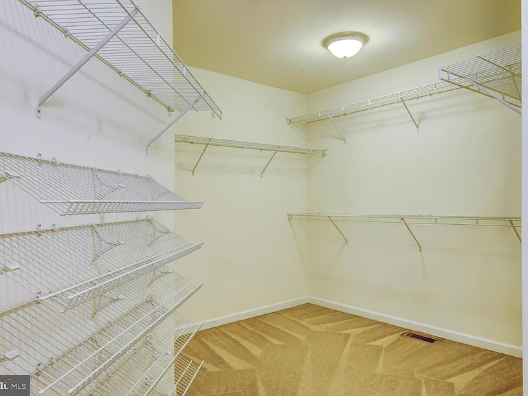 45 Lockwood Dr — Photo 38