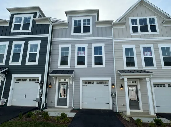 3427 Monterey Dr, Harrisonburg, VA 22801