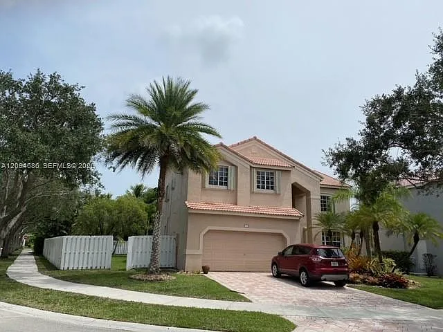1122 Hickory Way