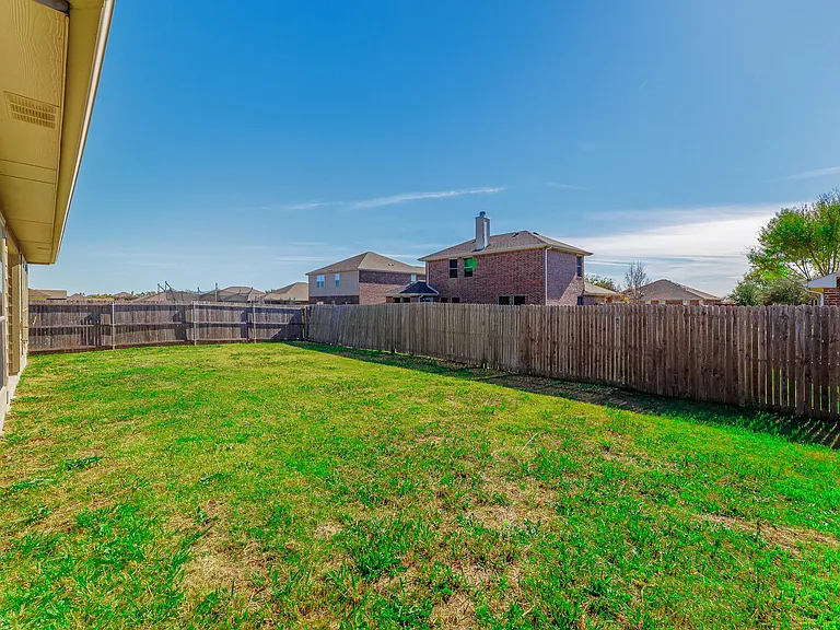 2805 Marsha Ln — Photo 32