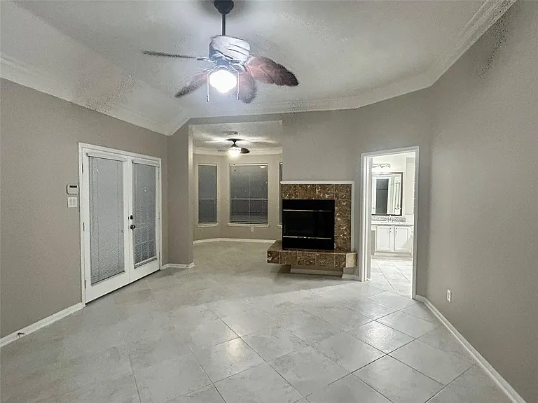 16807 Laguna Springs Dr — Photo 26