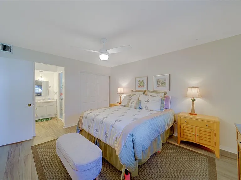 13827 Mission Oaks Blvd — Photo 18
