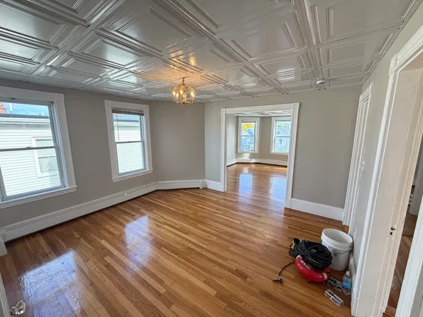 15 Edmands St APT 3, Somerville, MA 02145