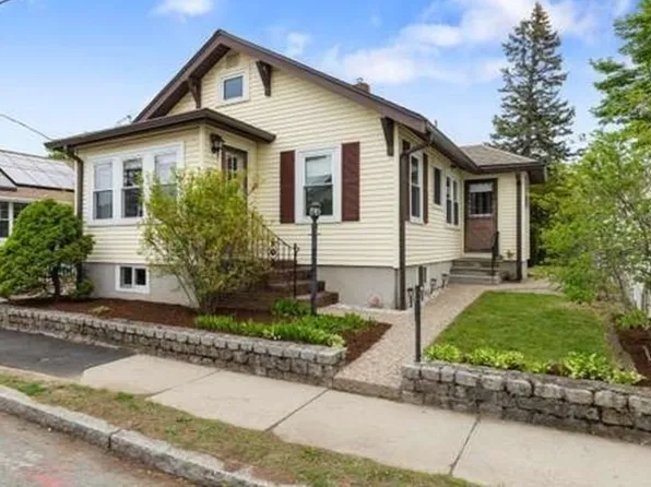 17 Ames St, Beverly, MA 01915