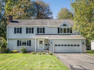 7 Sequin Rd, West Hartford, CT 06117