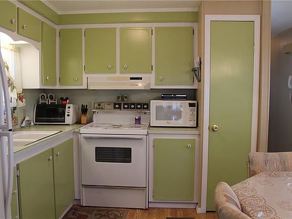 4th image of 3517 Tiki Dr