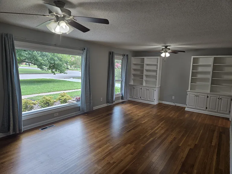 1003 Greenhill St — Photo 12