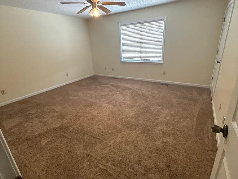 24 Lexington Ct — Photo 14