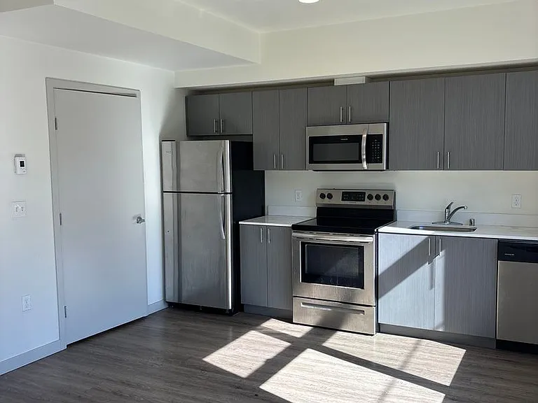 4801 Fauntleroy Apartments — Photo 24