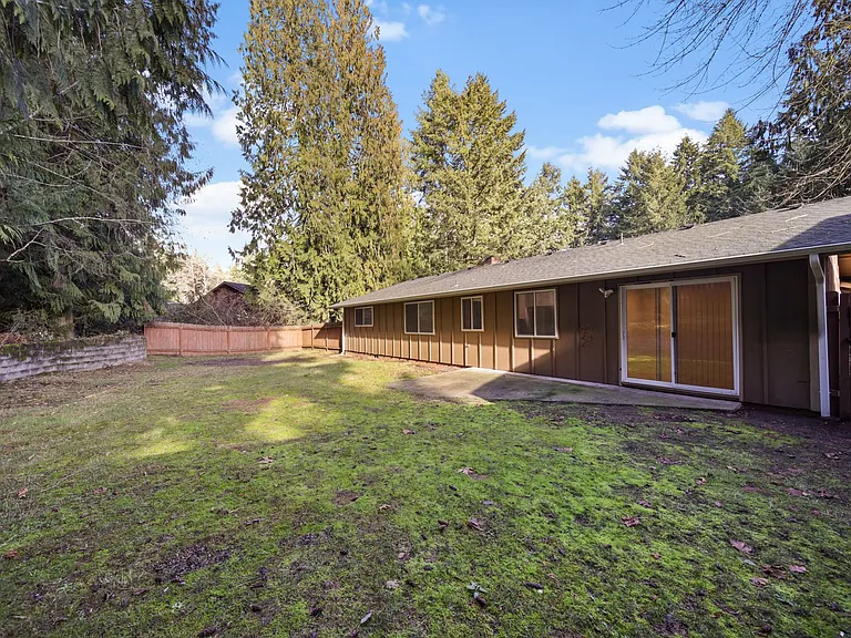4323 Glen Terra Dr SE — Photo 28