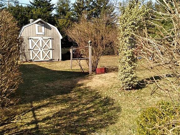 5th image of 2833 Gaylord Ave