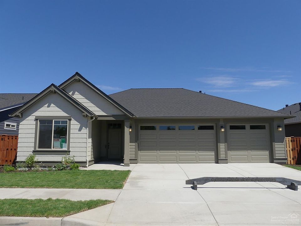 1st image of 1327 NE Sunrise St Lot 74