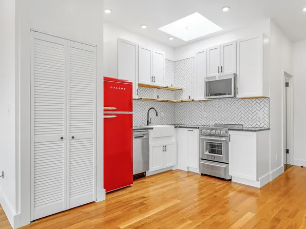 33-15 30th Avenue image 6 of 8