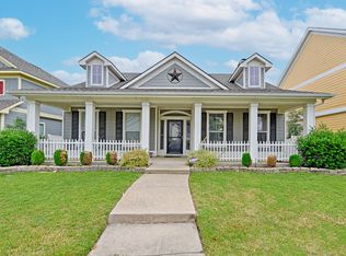 936 Foxgrove Ln, Aubrey, TX 76227