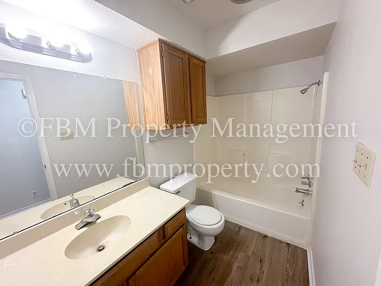 221 Highland Ave #A — Photo 13