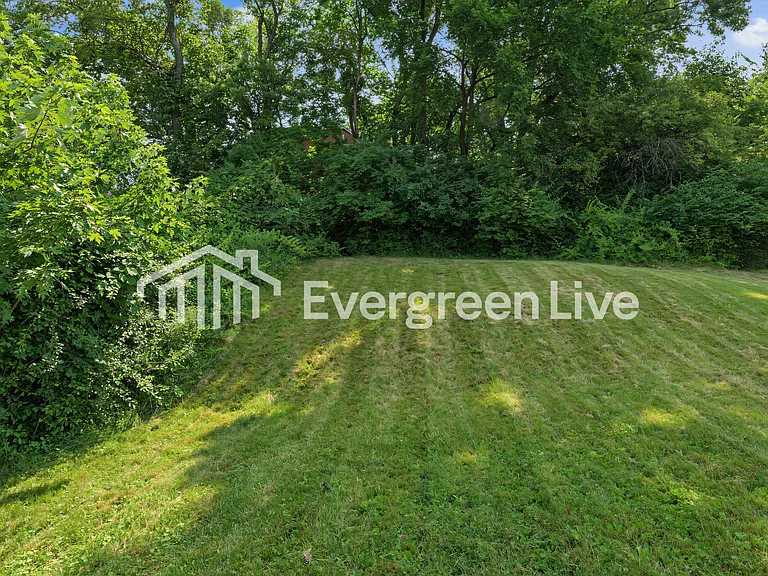 610 Maplehurst Dr — Photo 14