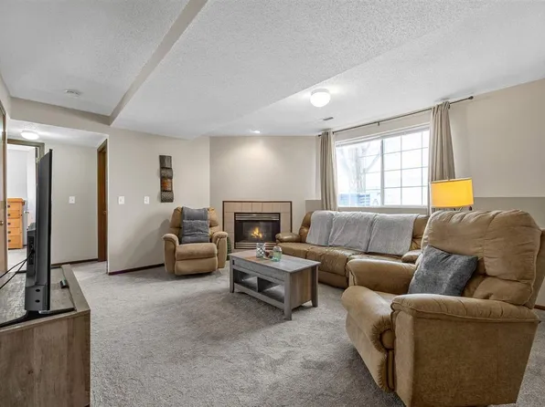 170 Elm Ridge Dr, North Liberty, IA 52317