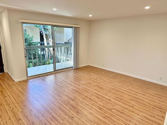 4th image of 1454 Monterey Blvd APT 108
