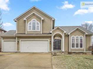 616 NE Shenandoah Dr, Blue Springs, MO 64014