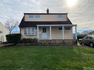 44 Ovington Ave, Edison, NJ 08817