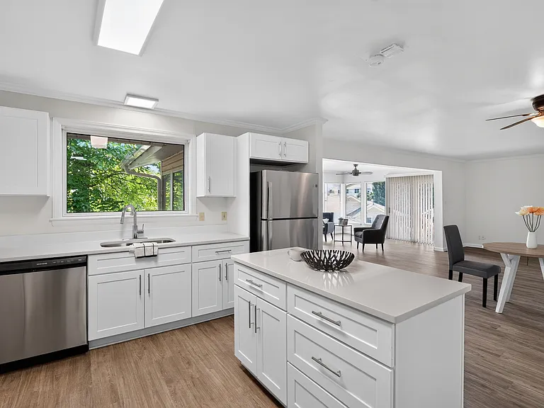 500 Emerald Pond Ln — Photo 17