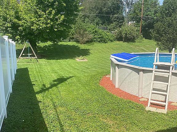 2nd image of 441 Linduff Ave