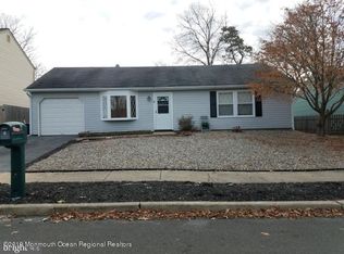 6 Transom Ln, Barnegat, NJ 08005