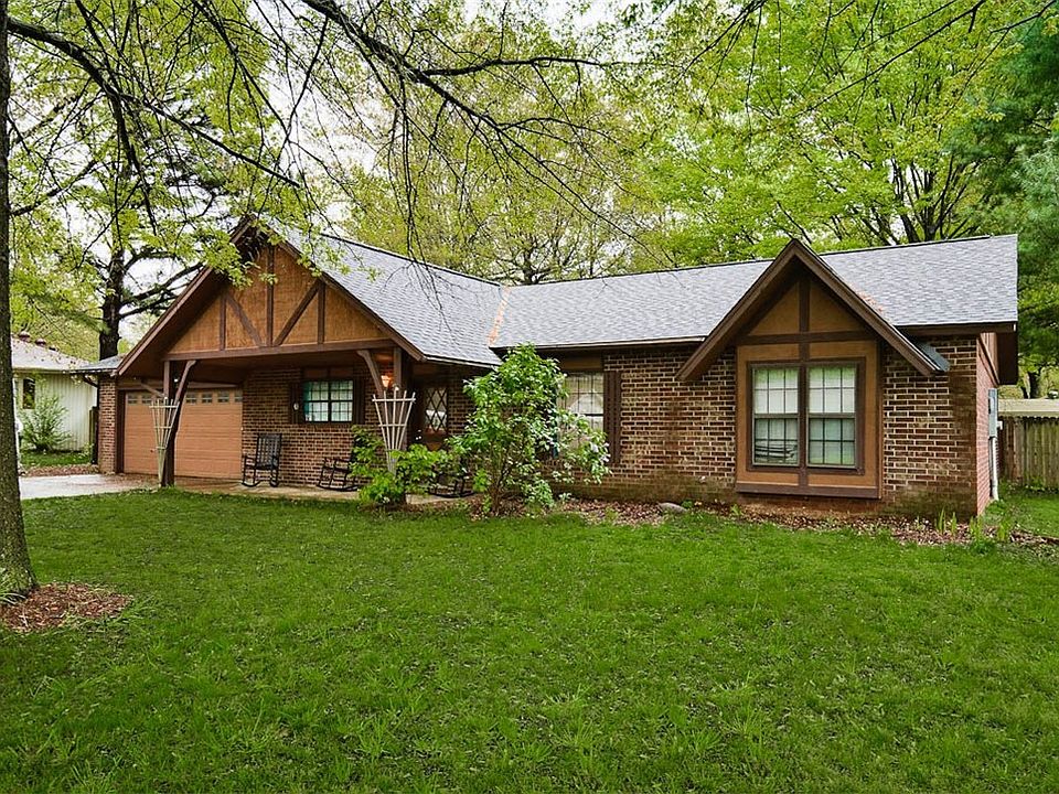 1st image of 3007 Parkwood Dr