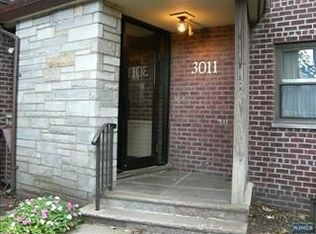 3011 Edwin Ave APT 4G, Fort Lee, NJ 07024