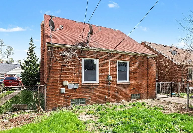 16605 Freeland St — Photo 23
