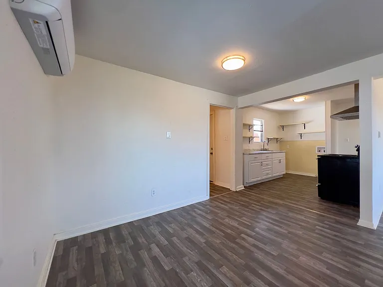 1717 Grant St — Photo 6