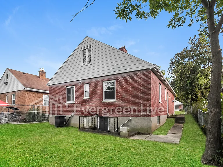 2032 Sundale Ave — Photo 15
