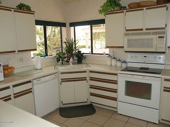 2nd image of 10918 E Chestnut Dr