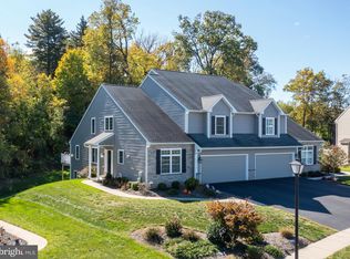 16 Regina Dr, Sinking Spring, PA 19608