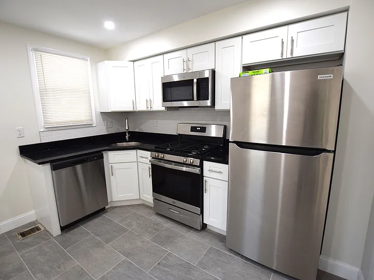 3222 Salmon St — Photo 6