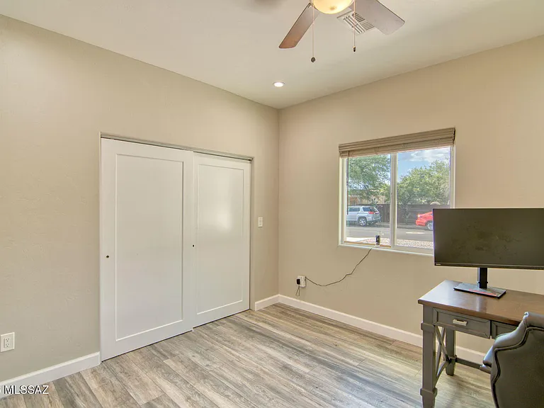 3304 E Elida St — Photo 21