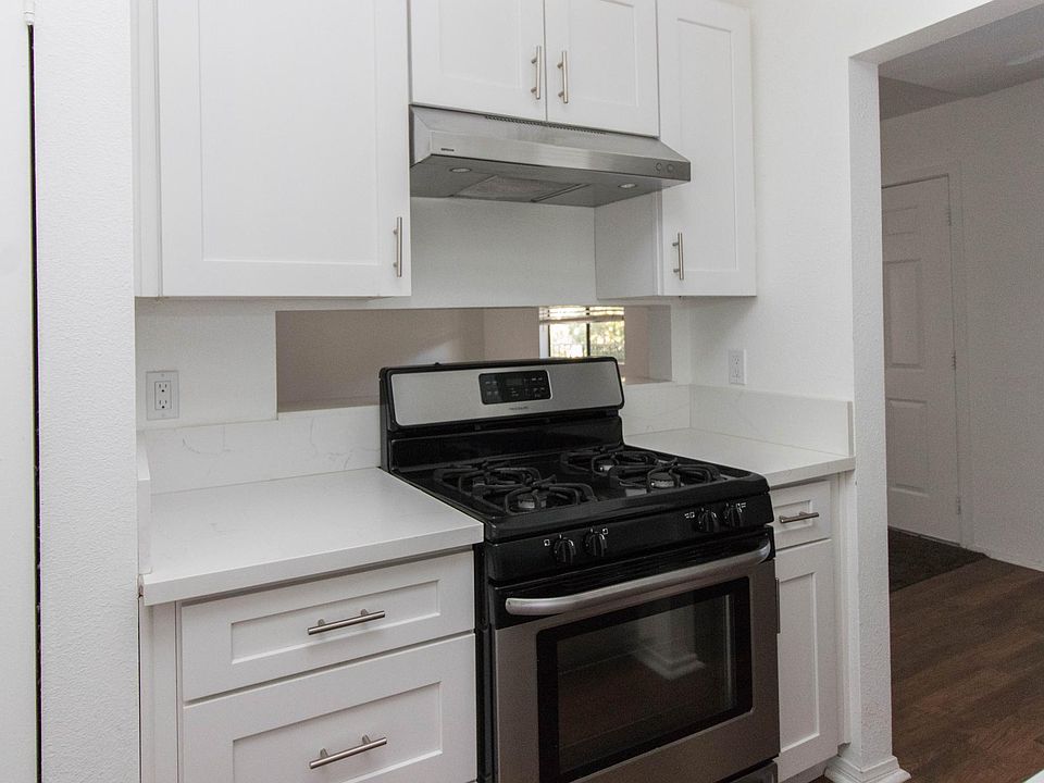 1st image of 1020 Roswell Ave