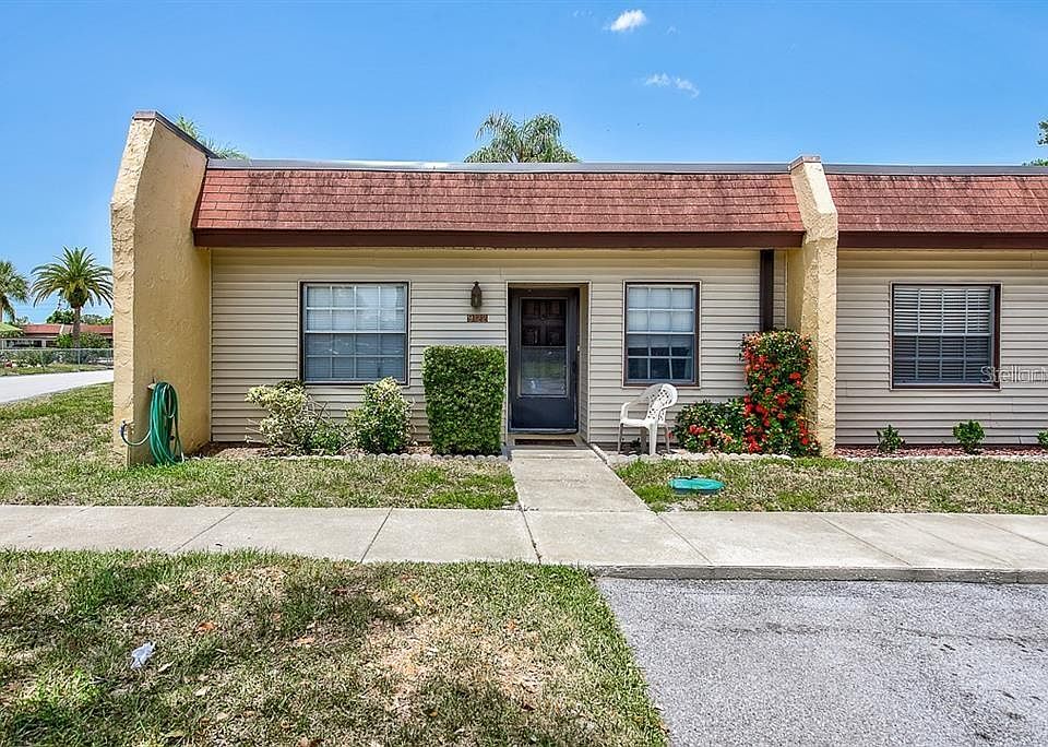 1st image of 9122 Oakwood Ln #9122