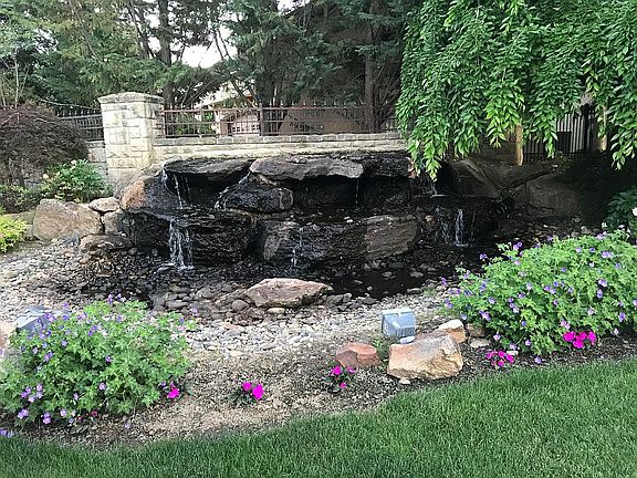 5th image of 339 W Rivermont Ln